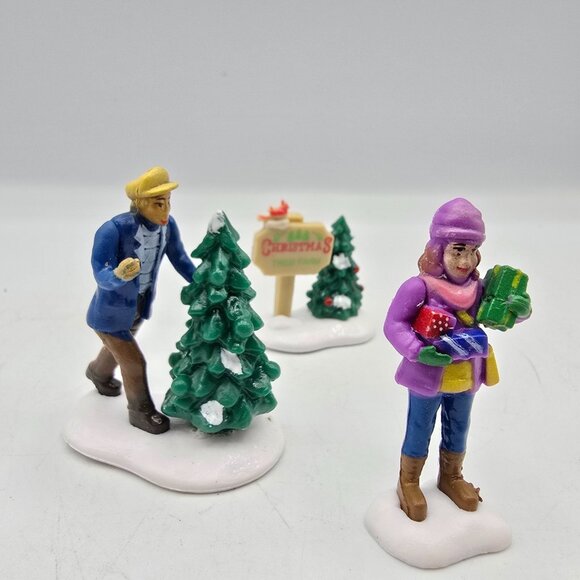Cobblestone Corners Christmas Village People Figurines Shopping Christmas Tree - Picture 1 of 6